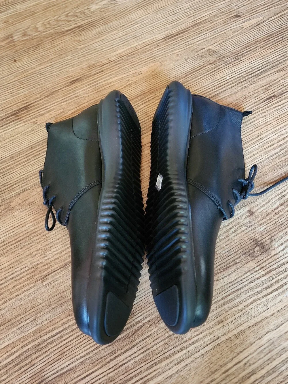 Size 10.5 Cole Haan Men's ZerograndBlack Leather Chukka Boots - Classic Lace-Up